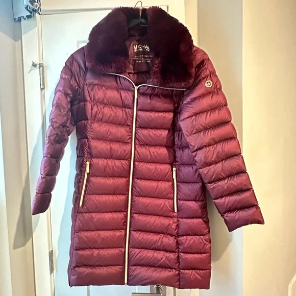 🎄🎄Michael Kors Maroon Puffer coat with detachable faux fur collar. 🎄🎄 - Picture 2 of 7
